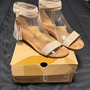 Koolaburra Women's Beige Ankle Strap Sandals